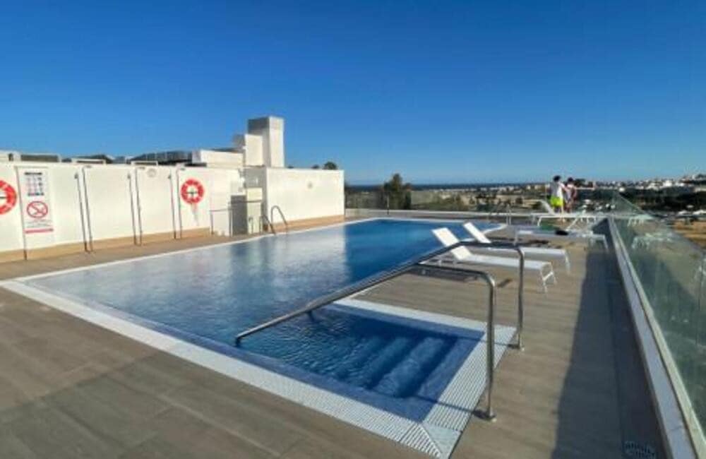 3 soveværelse Penthouse til leje i Marbella med swimmingpool garage - € 3.300 (Ref: 8816888)