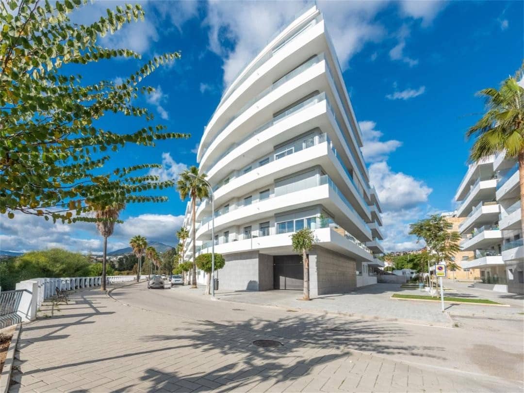 3 soveværelse Penthouse til leje i Marbella med swimmingpool garage - € 3.300 (Ref: 8816888)