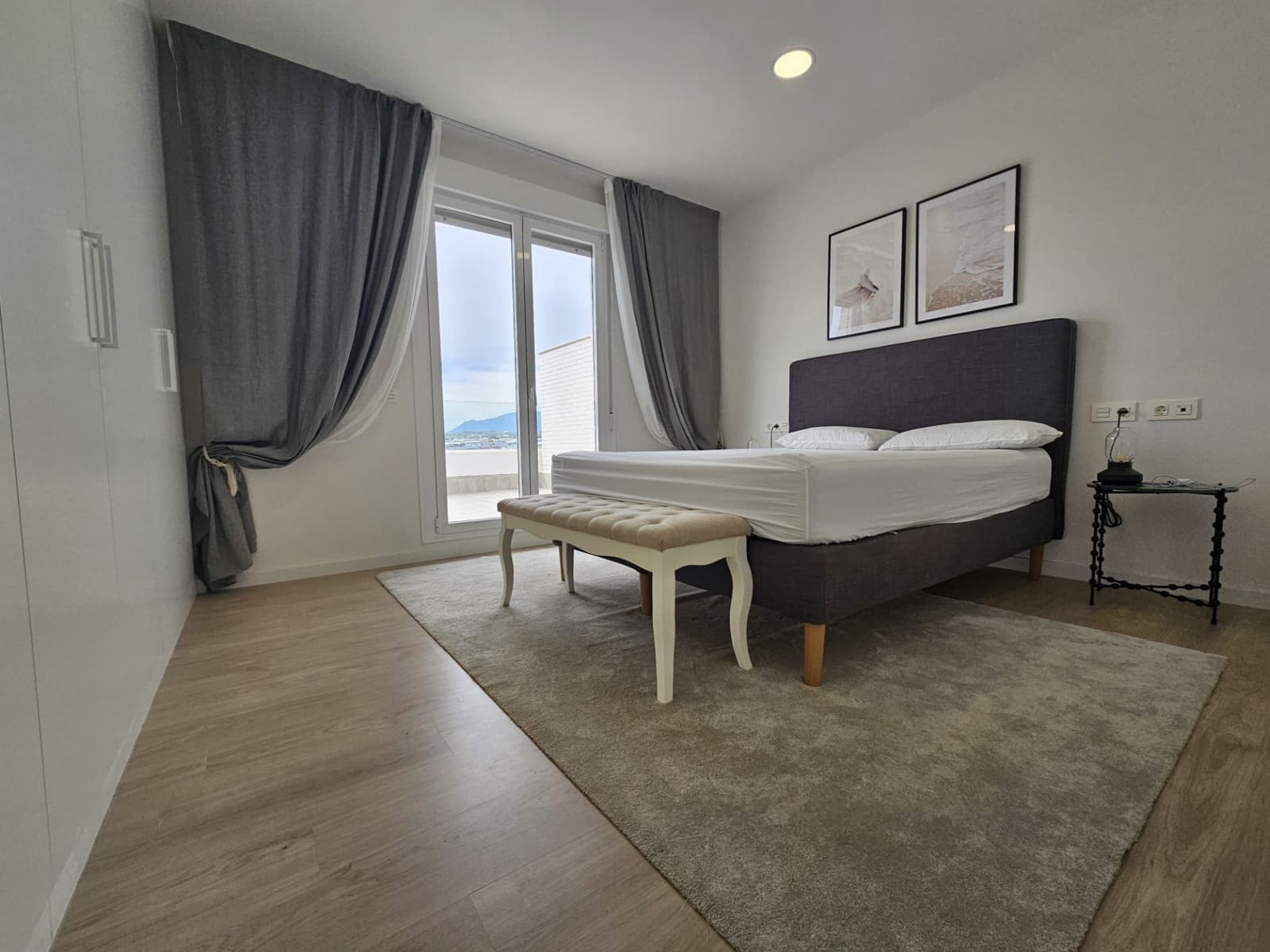 3 soveværelse Penthouse til leje i Marbella med swimmingpool garage - € 3.300 (Ref: 8816888)