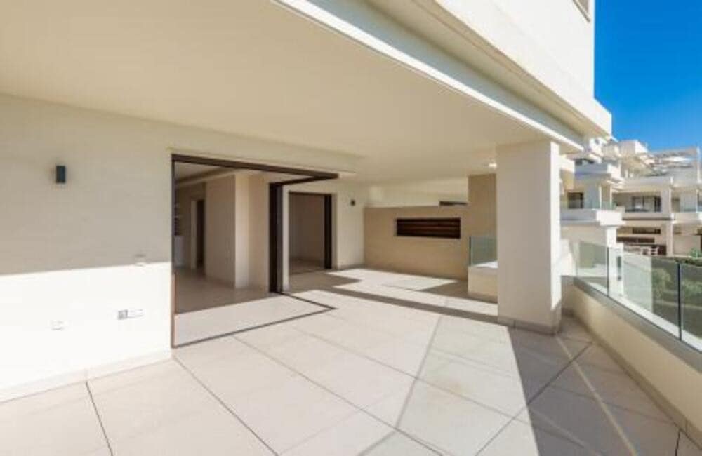 2 Zimmer Apartment zu vermieten in Estepona mit Pool Garage - 4.950 € (Ref: 8816889)