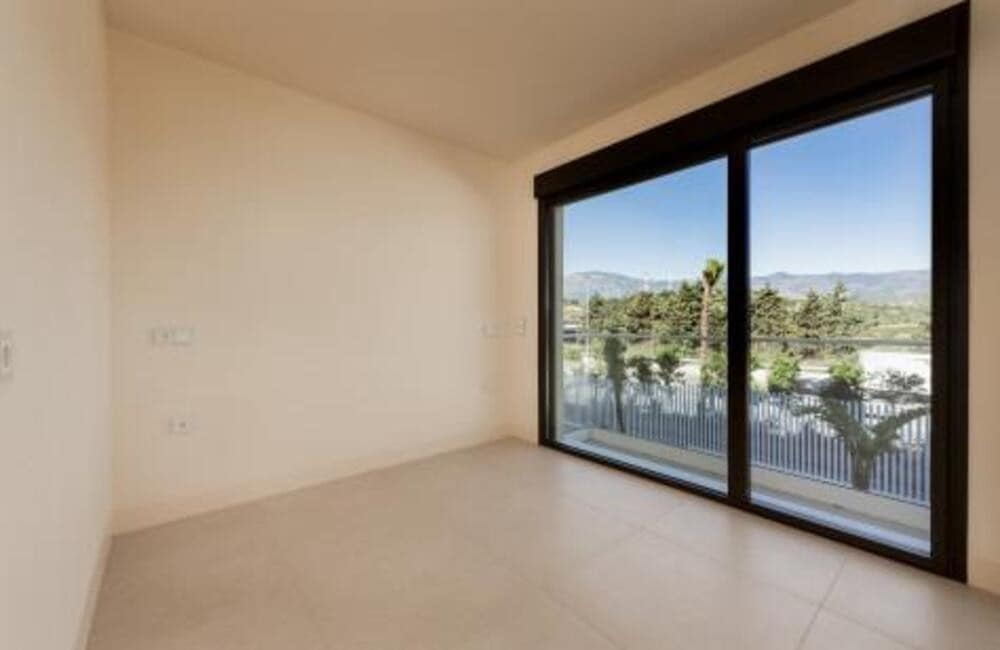 2 Zimmer Apartment zu vermieten in Estepona mit Pool Garage - 4.950 € (Ref: 8816889)