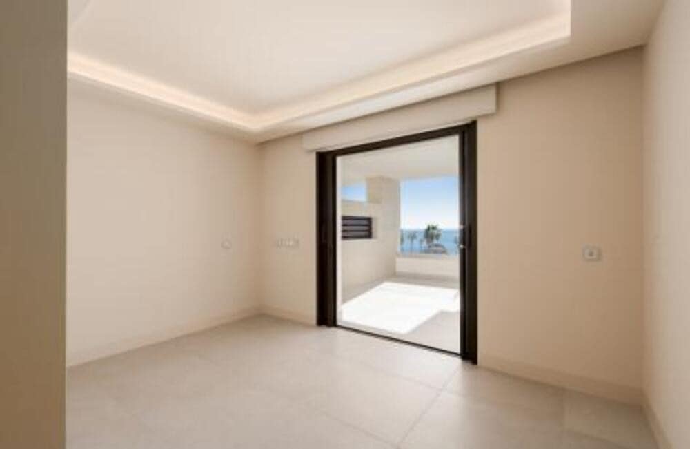 2 Zimmer Apartment zu vermieten in Estepona mit Pool Garage - 4.950 € (Ref: 8816889)