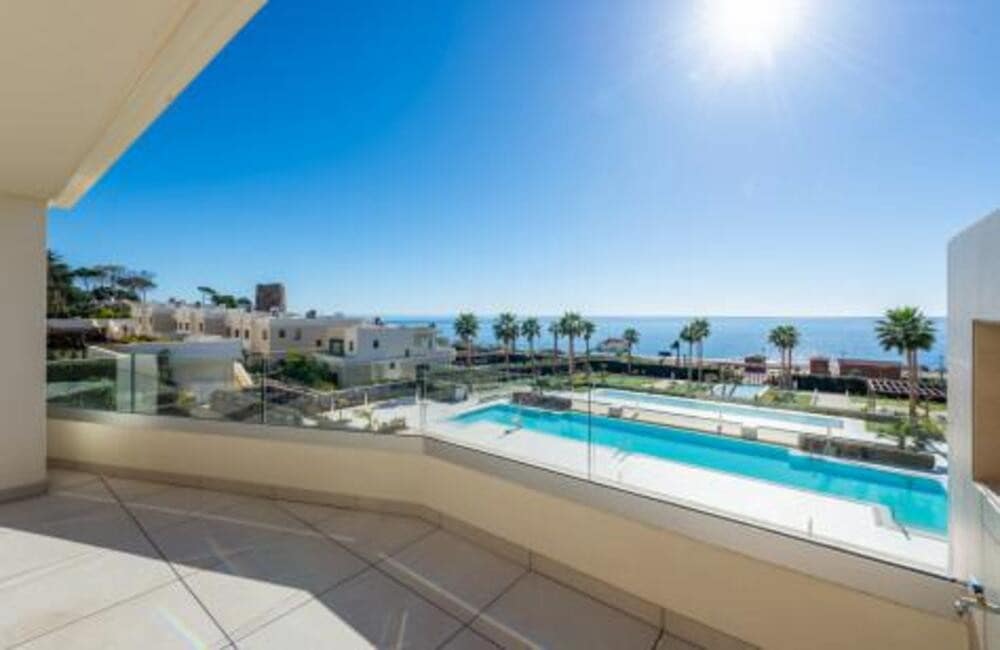 2 Zimmer Apartment zu vermieten in Estepona mit Pool Garage - 4.950 € (Ref: 8816889)