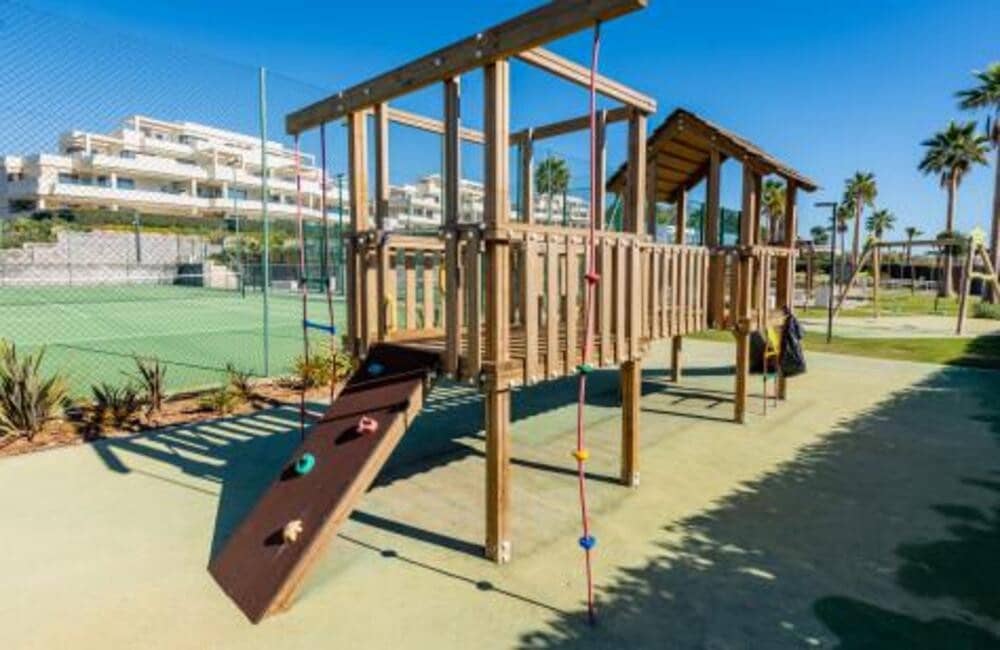 2 Zimmer Apartment zu vermieten in Estepona mit Pool Garage - 4.950 € (Ref: 8816889)