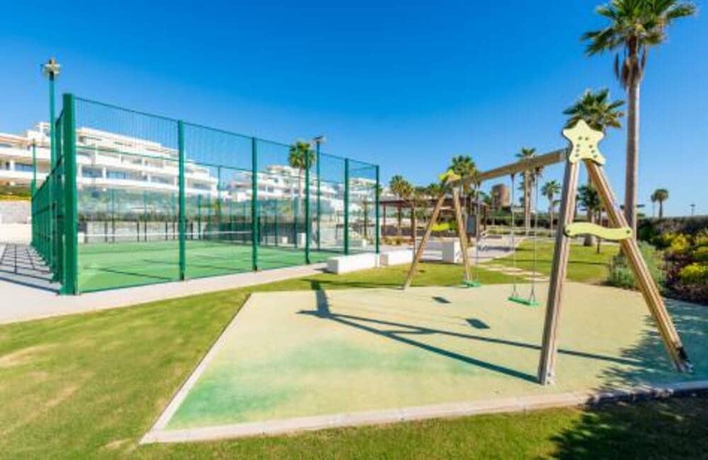 2 Zimmer Apartment zu vermieten in Estepona mit Pool Garage - 4.950 € (Ref: 8816889)