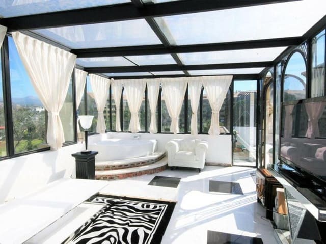 3 Zimmer Penthouse zu verkaufen in Guadalmina Alta, Marbella mit Pool Garage - 680.000 € (Ref: 8821162)