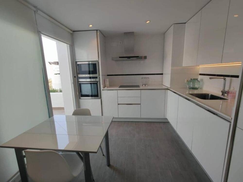 Appartement de 3 chambres à louer à La Quinta avec piscine garage - 3 300 € (Ref: 8821163)