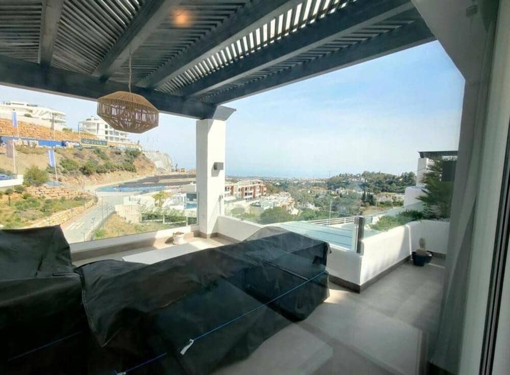 Appartement de 3 chambres à louer à La Quinta avec piscine garage - 3 300 € (Ref: 8821163)