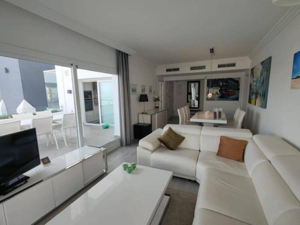 Appartement de 3 chambres à louer à La Quinta avec piscine garage - 3 300 € (Ref: 8821163)