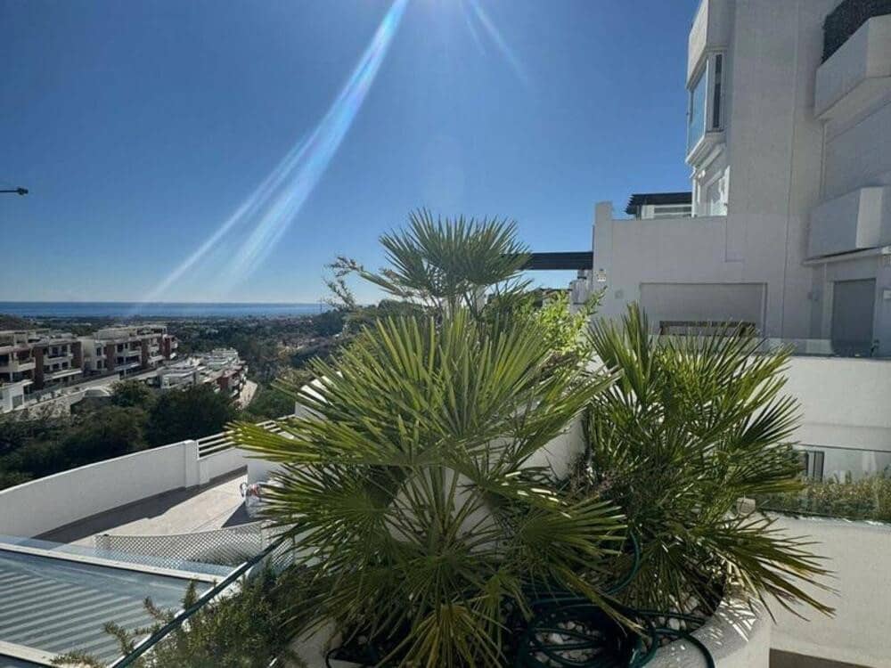 Appartement de 3 chambres à louer à La Quinta avec piscine garage - 3 300 € (Ref: 8821163)