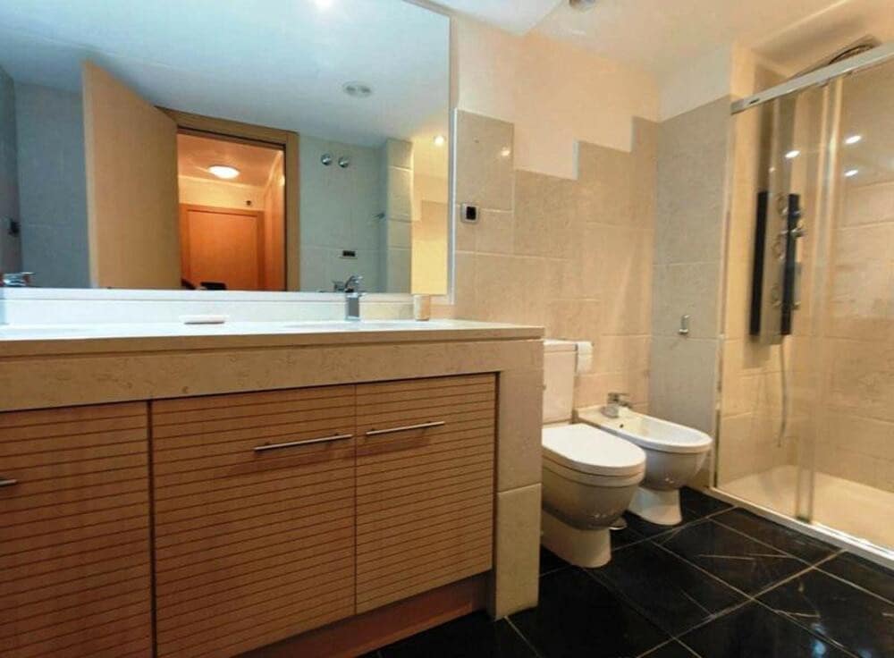 2 sypialnia Apartament do wynajęcia w Marbella z basenem garażem - 3 500 € (Ref: 8824517)