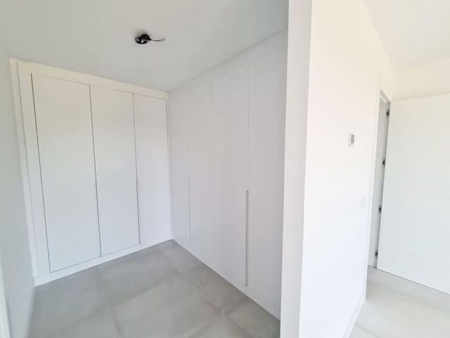 3 quarto Casa em Banda para arrendar em El Chaparral, Mijas com piscina garagem - 3 800 € (Ref: 8832101)