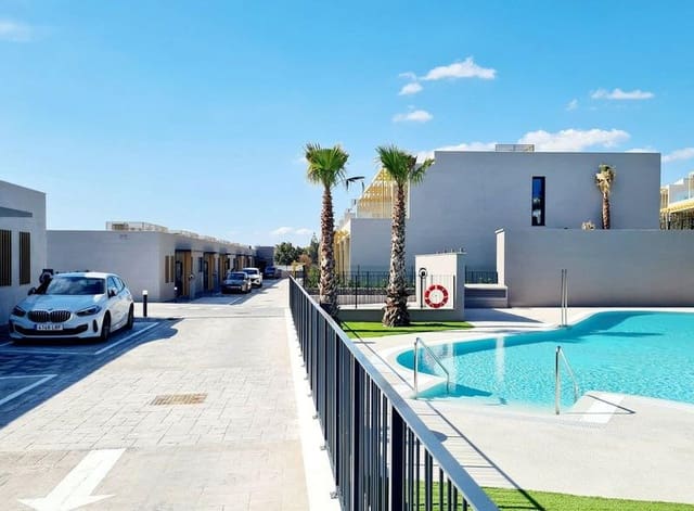 3 quarto Casa em Banda para arrendar em El Chaparral, Mijas com piscina garagem - 3 800 € (Ref: 8832101)