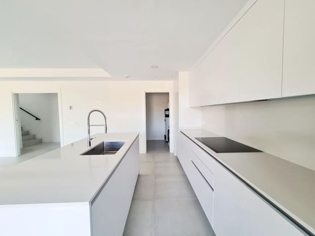 3 quarto Casa em Banda para arrendar em El Chaparral, Mijas com piscina garagem - 3 800 € (Ref: 8832101)
