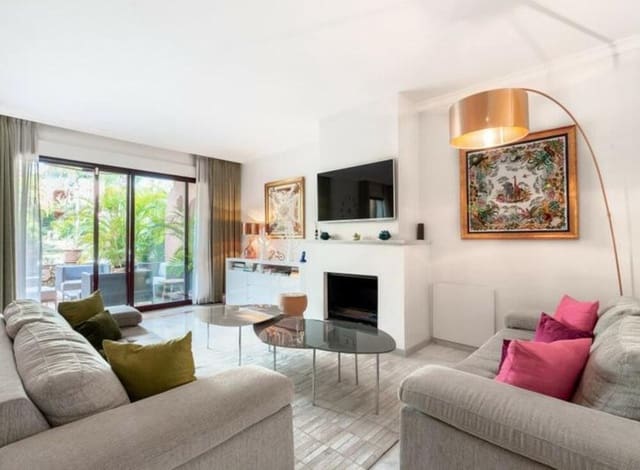 4 soveværelse Byhus til salg i Lomas De Marbella, Marbella med swimmingpool garage - € 1.100.000 (Ref: 8838060)
