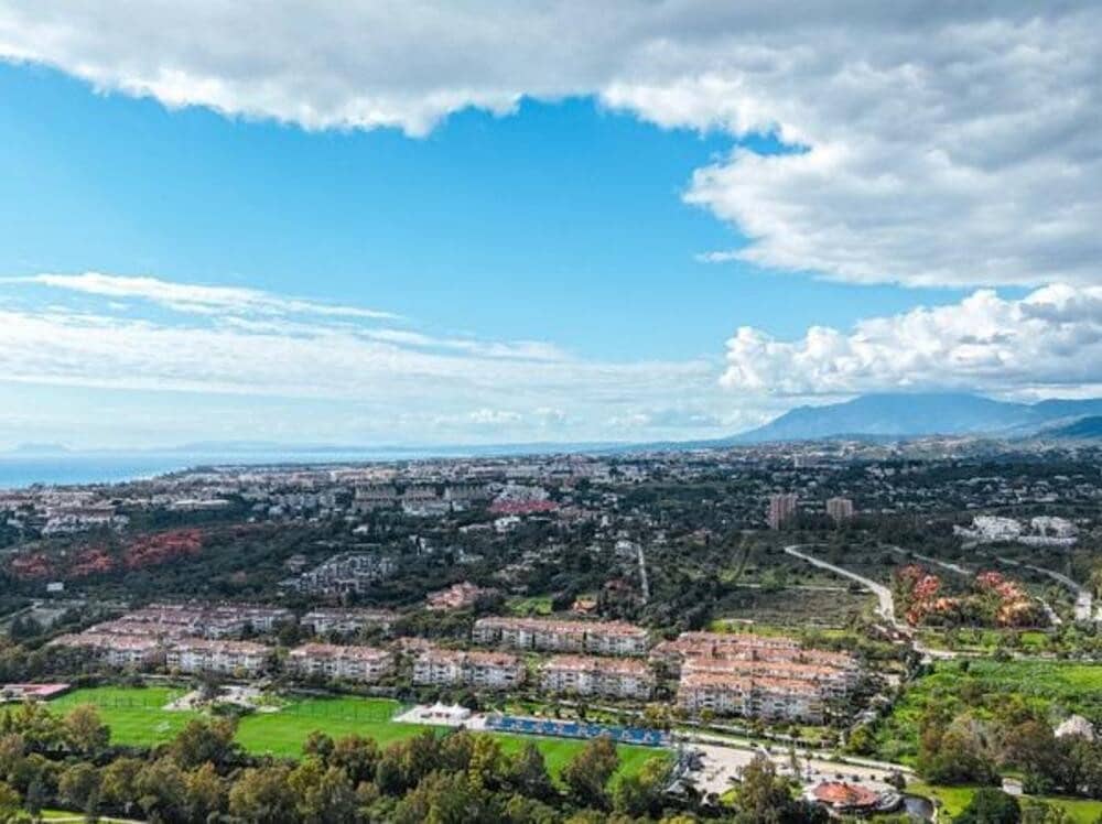 4 soveværelse Byhus til salg i Marbella med swimmingpool garage - € 1.100.000 (Ref: 8838060)