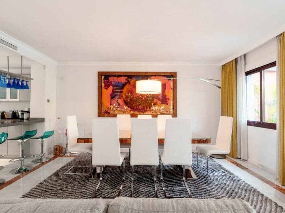 4 soveværelse Byhus til salg i Marbella med swimmingpool garage - € 1.100.000 (Ref: 8838060)