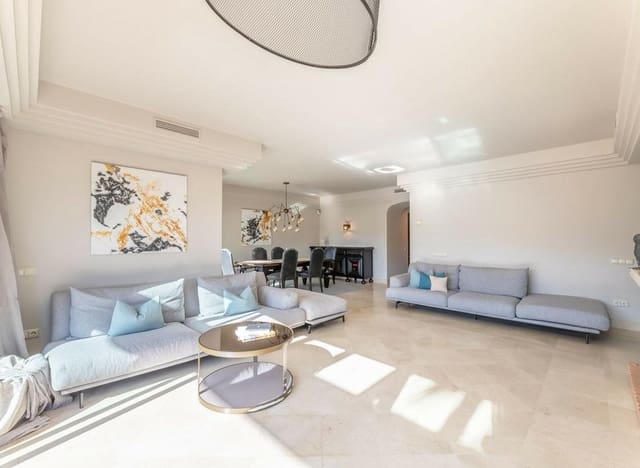 3 chambre Appartement à vendre à La Dama de Noche - La Alzambra, Marbella avec piscine garage - 1 300 000 € (Ref: 8838063)