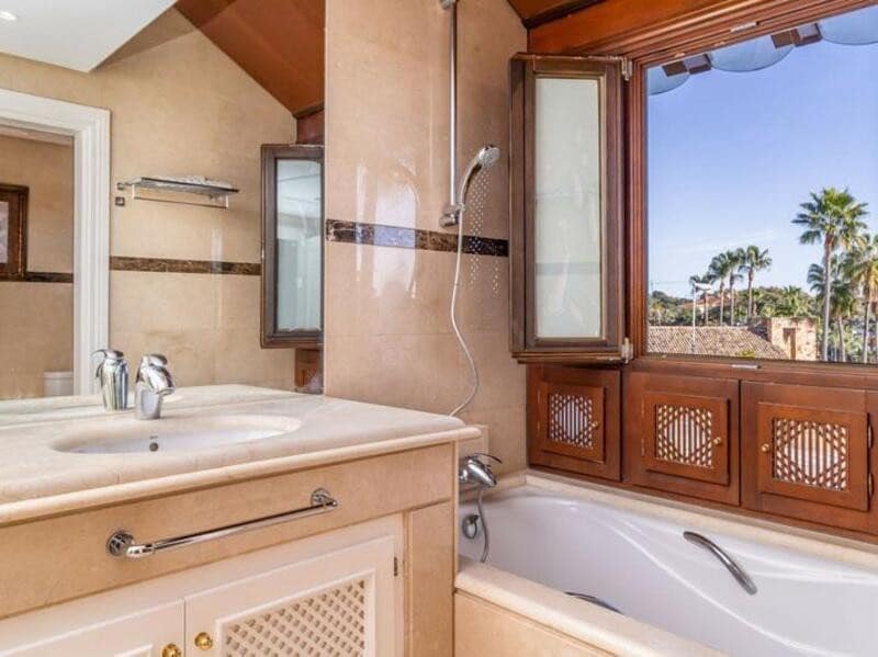 3 soverom Leilighet til salgs i Marbella med svømmebasseng garasje - € 1 300 000 (Ref: 8838063)