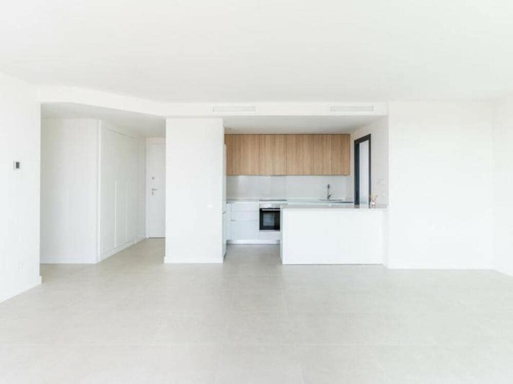 3 sypialnia Penthouse na sprzedaż w Estepona z basenem garażem - 760 000 € (Ref: 8840488)