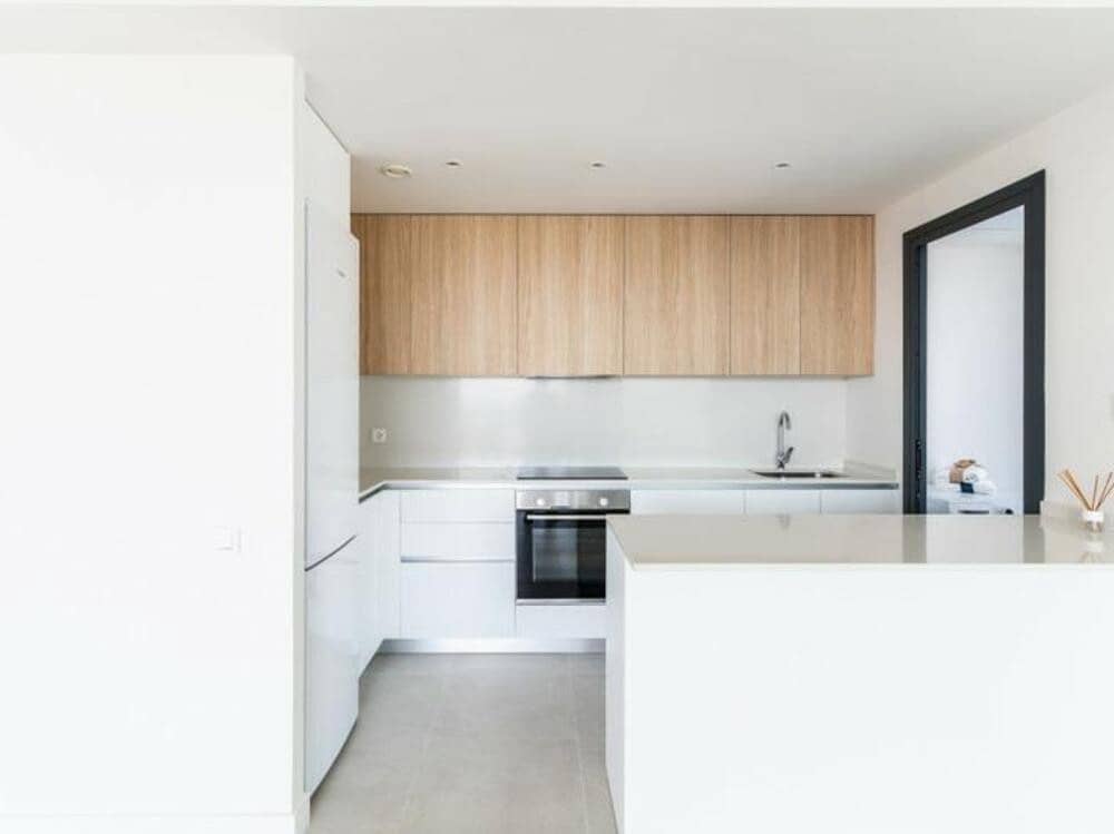 3 sypialnia Penthouse na sprzedaż w Estepona z basenem garażem - 760 000 € (Ref: 8840488)