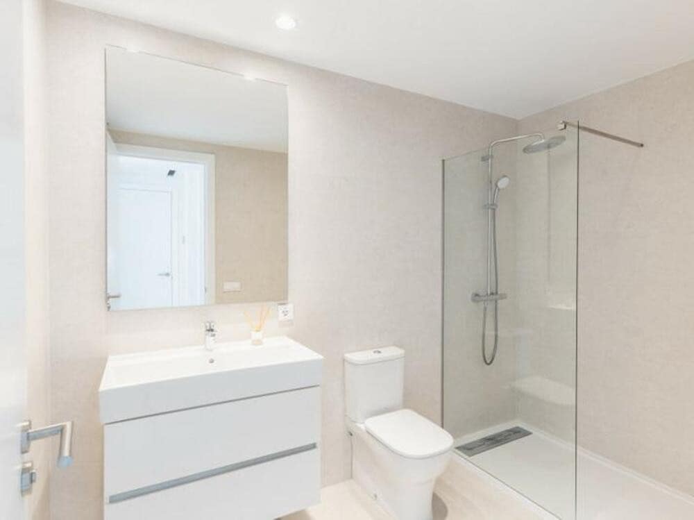 3 sypialnia Penthouse na sprzedaż w Estepona z basenem garażem - 760 000 € (Ref: 8840488)