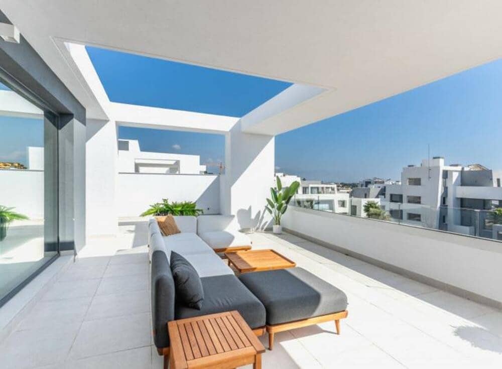 3 sypialnia Penthouse na sprzedaż w Estepona z basenem garażem - 760 000 € (Ref: 8840488)