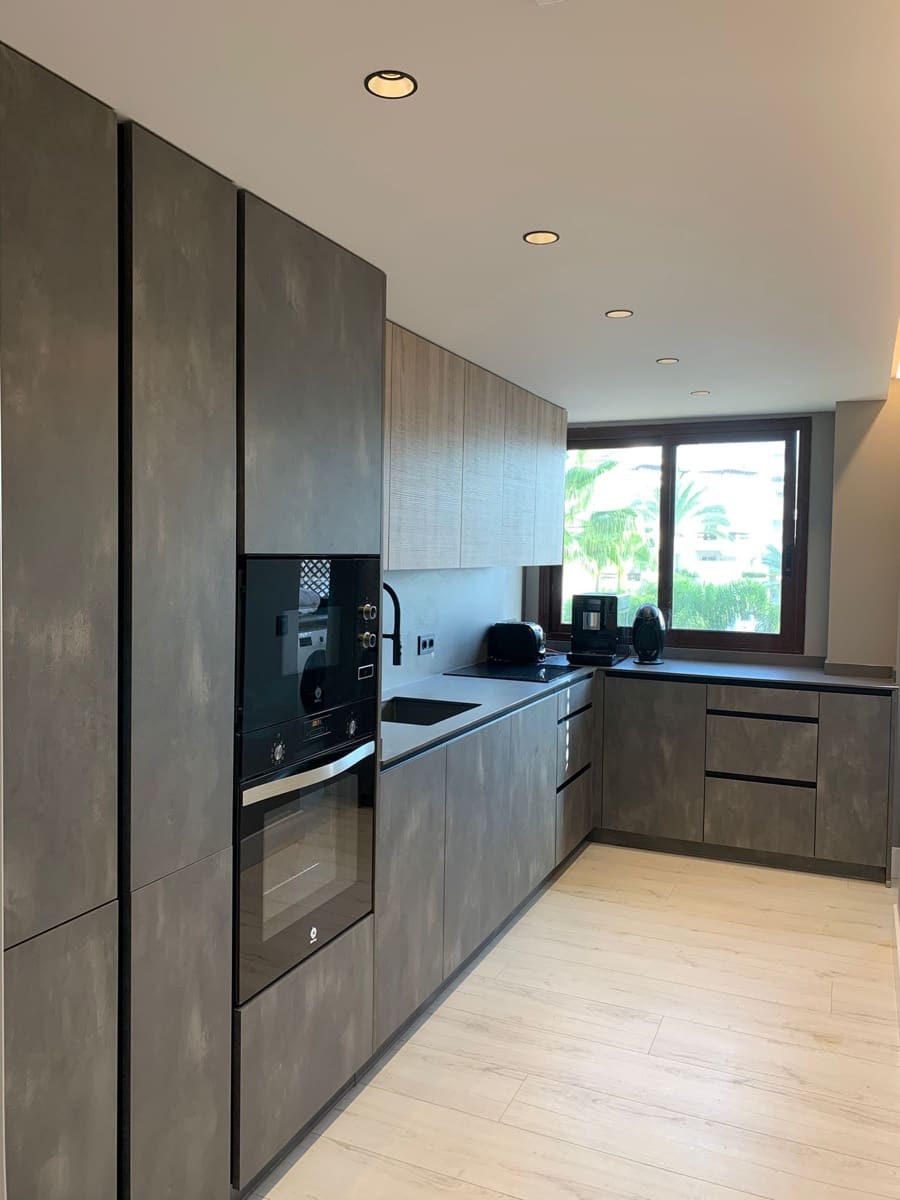 3 sypialnia Apartament do wynajęcia w Estepona z basenem garażem - 3 200 € (Ref: 8847004)