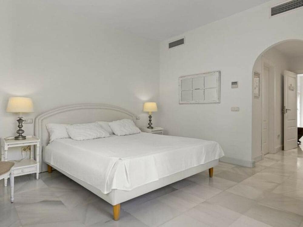 5 soverom Villa til salgs i Marbella med svømmebasseng garasje - € 2 290 000 (Ref: 8851070)