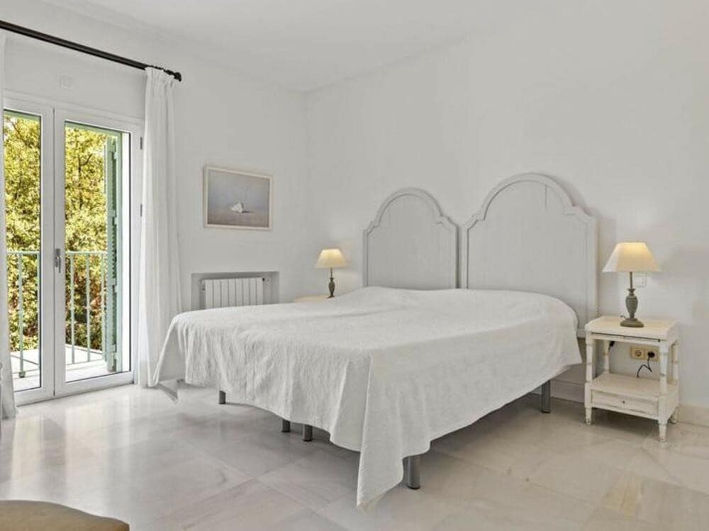 5 soverom Villa til salgs i Marbella med svømmebasseng garasje - € 2 290 000 (Ref: 8851070)