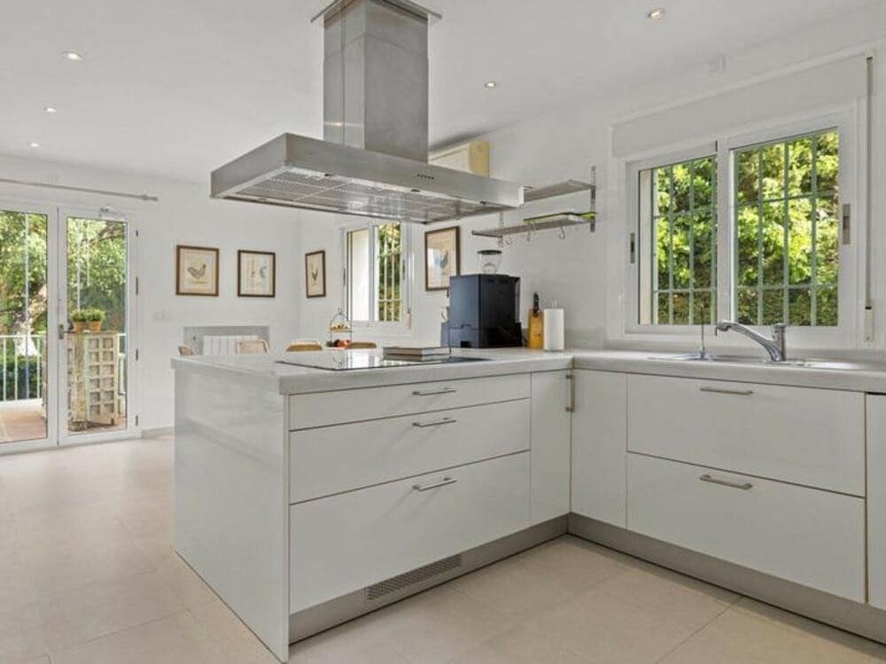 5 soverom Villa til salgs i Marbella med svømmebasseng garasje - € 2 290 000 (Ref: 8851070)