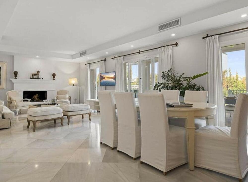 5 slaapkamer Villa te koop in Marbella met zwembad garage - € 2.290.000 (Ref: 8851070)