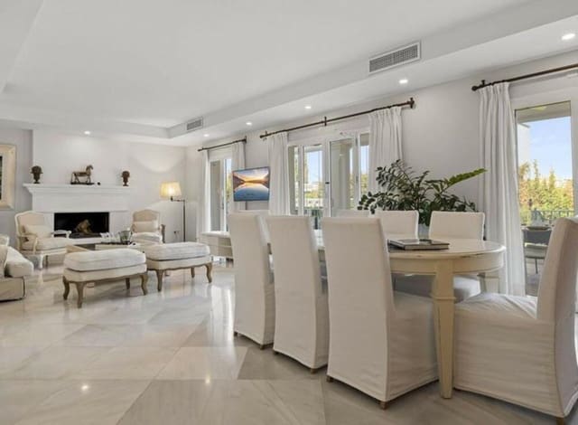 5 soveværelse Villa til salg i Playa Bajadilla - Puertos, Marbella med swimmingpool garage - € 2.290.000 (Ref: 8851070)