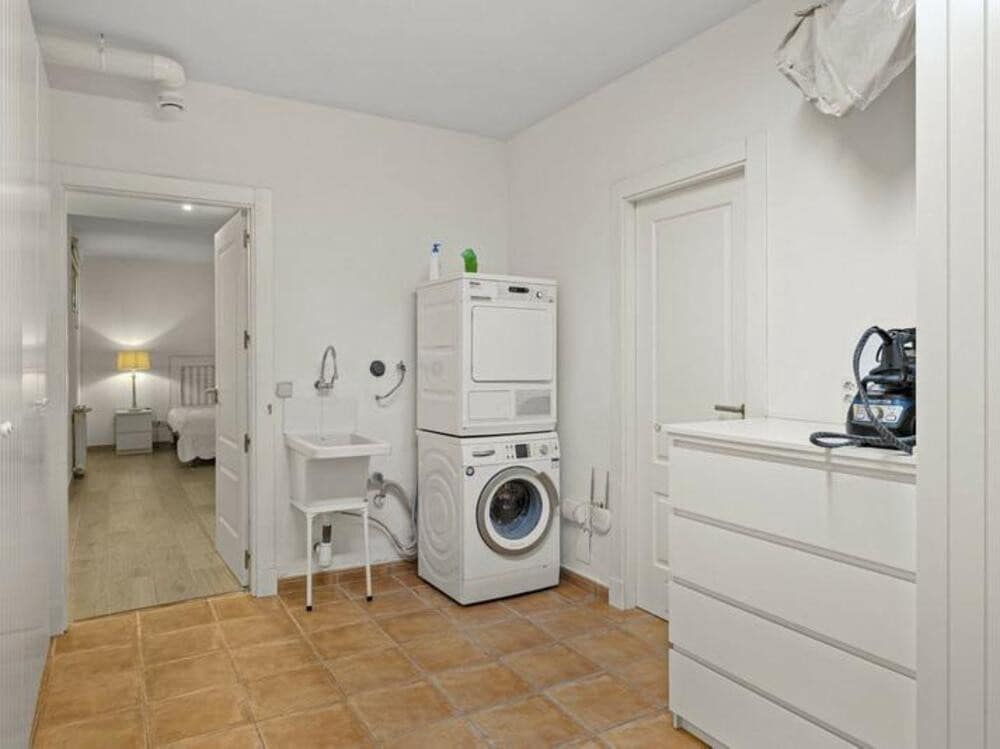 5 slaapkamer Villa te koop in Marbella met zwembad garage - € 2.290.000 (Ref: 8851070)