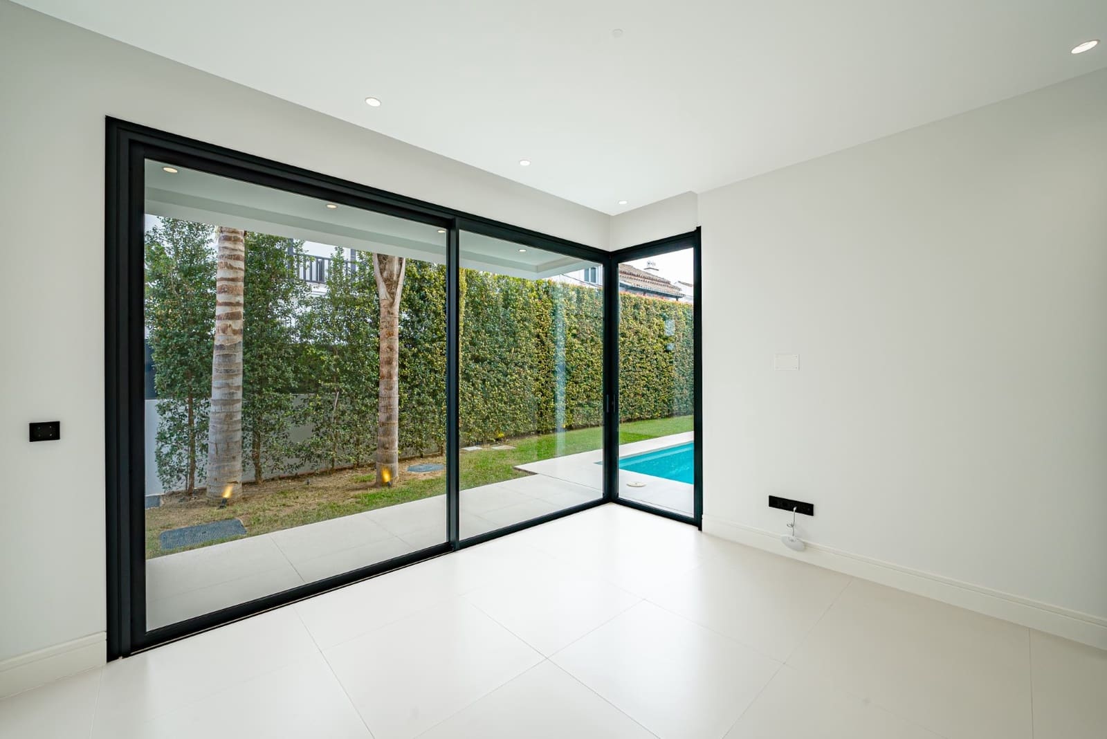 4 soverom Villa til salgs i Marbella med svømmebasseng garasje - € 3 500 000 (Ref: 8854442)