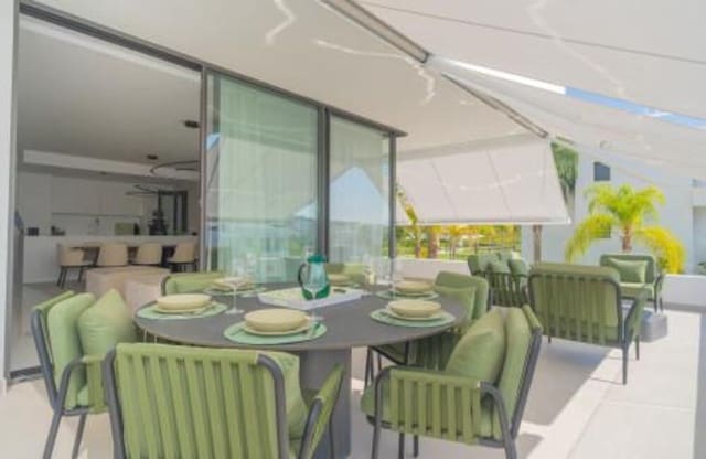 3 soverom Leilighet til salgs i Nueva Atalaya, Estepona med svømmebasseng garasje - € 940 000 (Ref: 8854445)