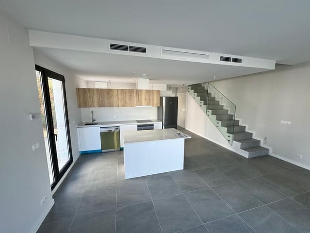 4 soveværelse Semi-Rækkehus til salg i Riviera del Sol, Mijas med swimmingpool garage - € 685.000 (Ref: 8856712)