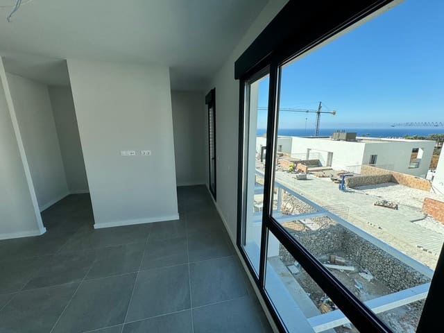 4 soveværelse Semi-Rækkehus til salg i Riviera del Sol, Mijas med swimmingpool garage - € 685.000 (Ref: 8856712)