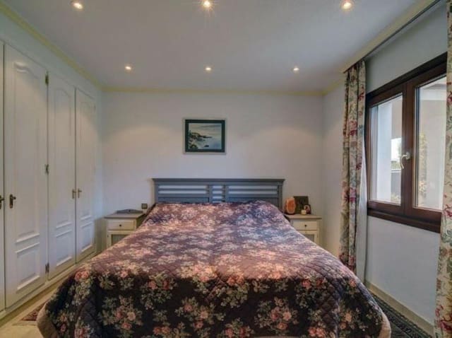 5 soverom Villa til salgs i Costalita, Estepona med svømmebasseng garasje - € 2 400 000 (Ref: 8862150)