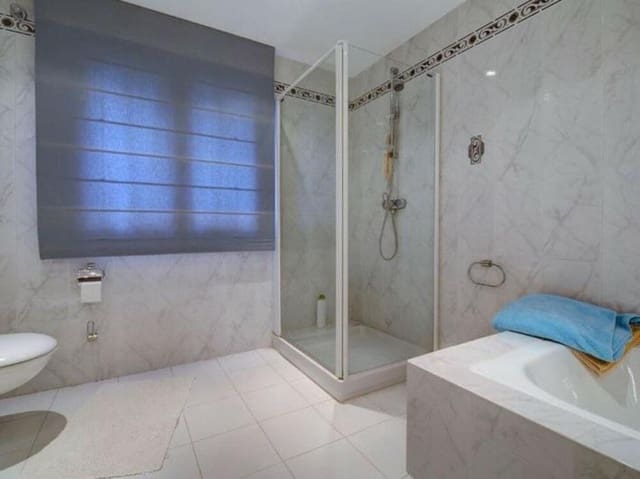 5 Zimmer Villa zu verkaufen in Costalita, Estepona mit Pool Garage - 2.400.000 € (Ref: 8862150)