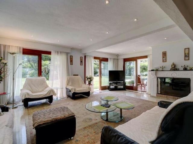 5 Zimmer Villa zu verkaufen in Costalita, Estepona mit Pool Garage - 2.400.000 € (Ref: 8862150)