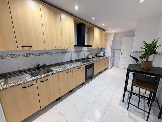 3 soveværelse Lejlighed til leje i Nueva Alcántara, Marbella med swimmingpool garage - € 2.950 (Ref: 8864260)