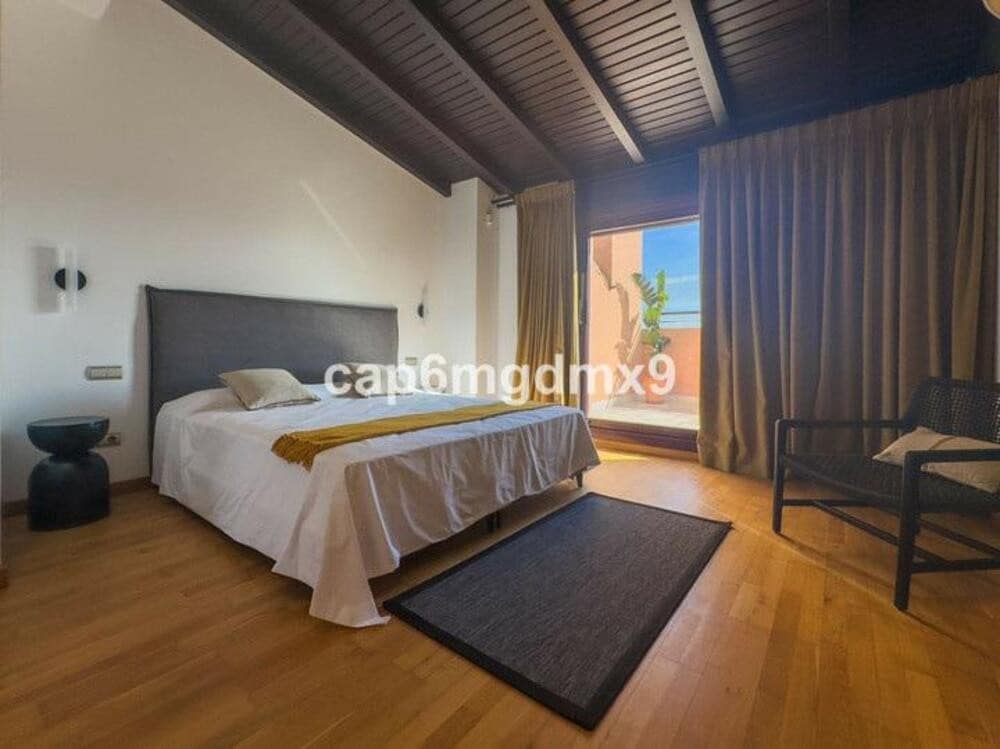 Penthouse de 3 chambres à louer à Marbella avec piscine garage - 12 000 € (Ref: 8864265)