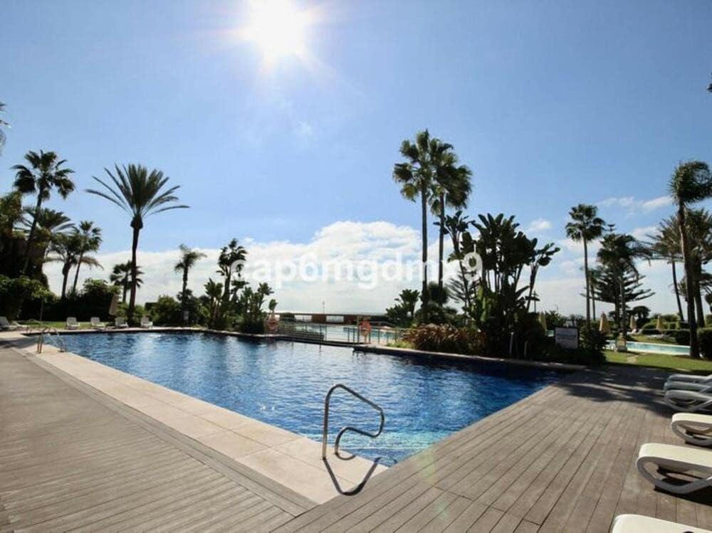 Penthouse de 3 chambres à louer à Marbella avec piscine garage - 12 000 € (Ref: 8864265)