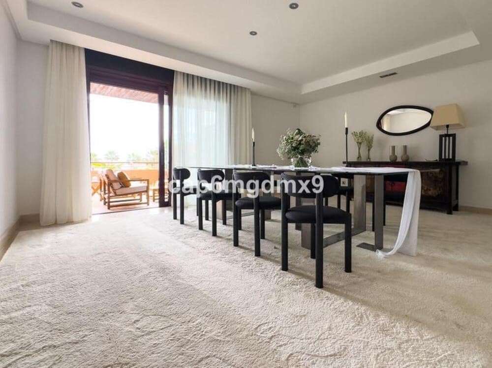 Penthouse de 3 chambres à louer à Marbella avec piscine garage - 12 000 € (Ref: 8864265)