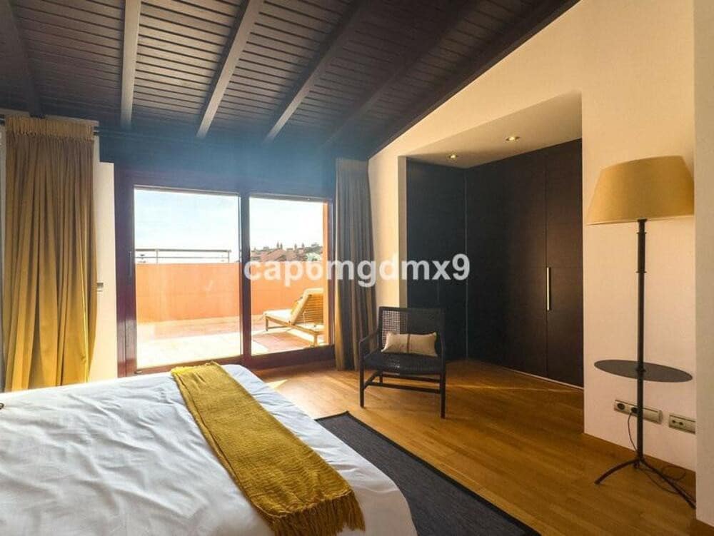 Penthouse de 3 chambres à louer à Marbella avec piscine garage - 12 000 € (Ref: 8864265)