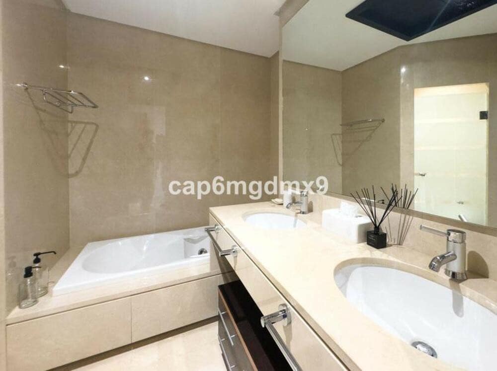 Penthouse de 3 chambres à louer à Marbella avec piscine garage - 12 000 € (Ref: 8864265)