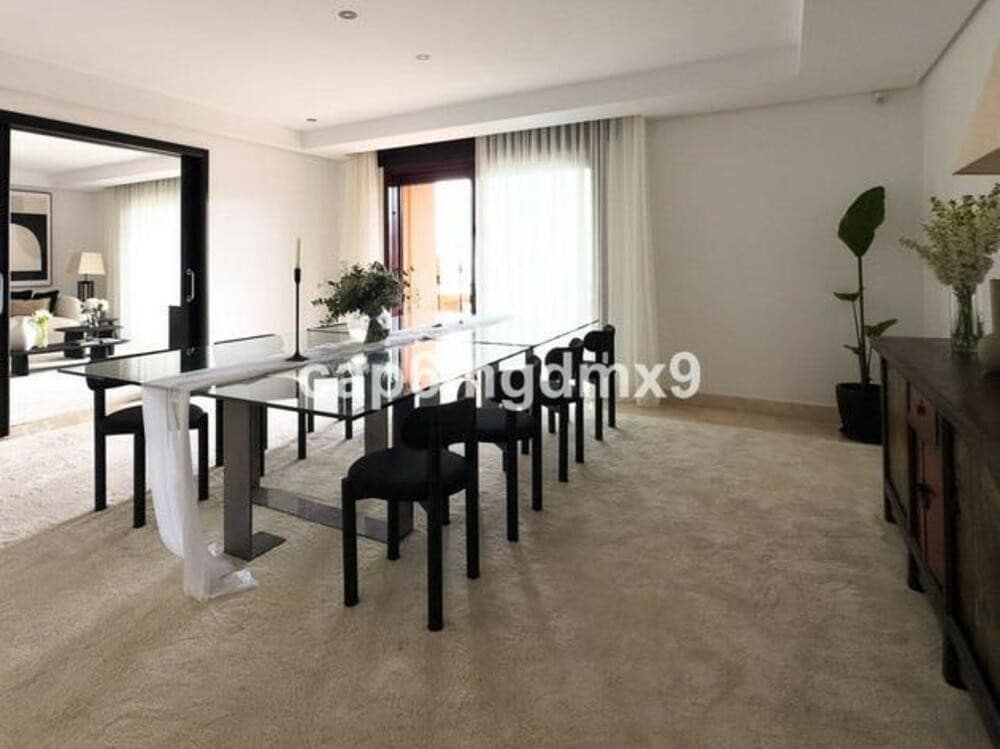 Penthouse de 3 chambres à louer à Marbella avec piscine garage - 12 000 € (Ref: 8864265)