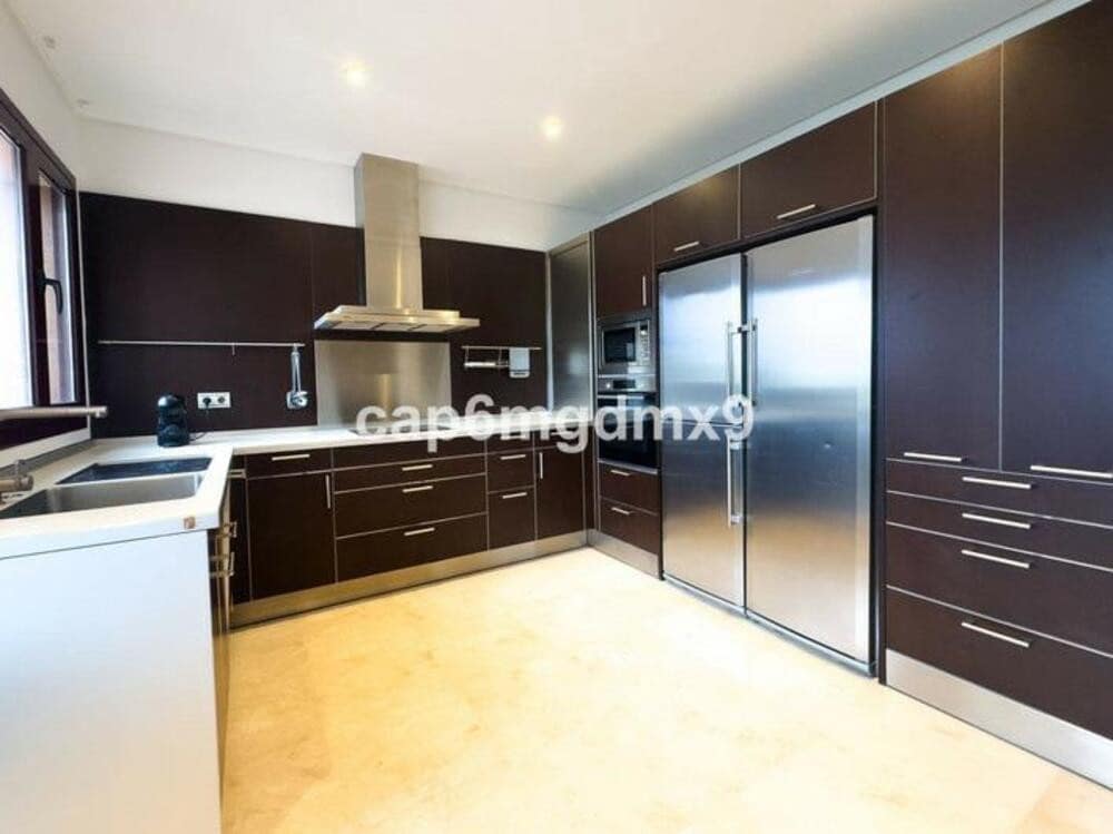 Penthouse de 3 chambres à louer à Marbella avec piscine garage - 12 000 € (Ref: 8864265)