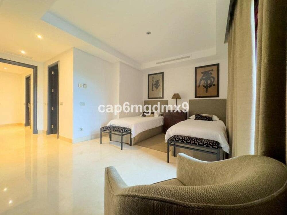 Penthouse de 3 chambres à louer à Marbella avec piscine garage - 12 000 € (Ref: 8864265)